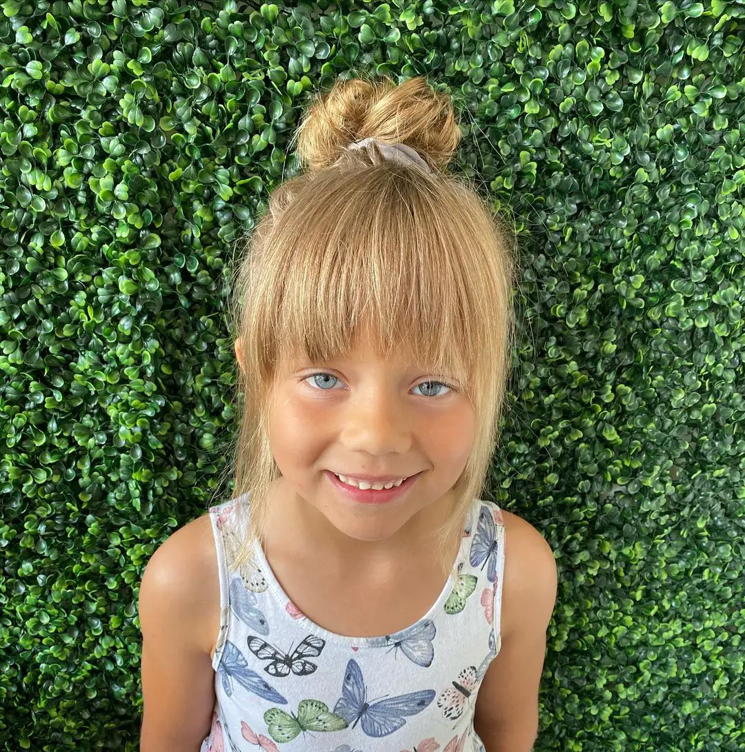 35-best-hairstyles-for-little-girls Bun with Bangs