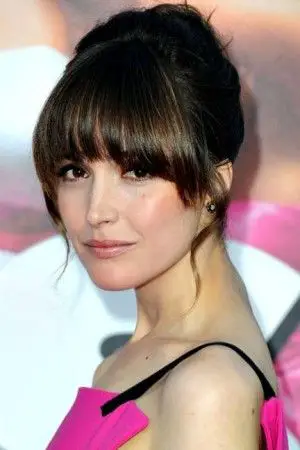 37-flattering-bangs-for-a-short-forehead Curved Bangs