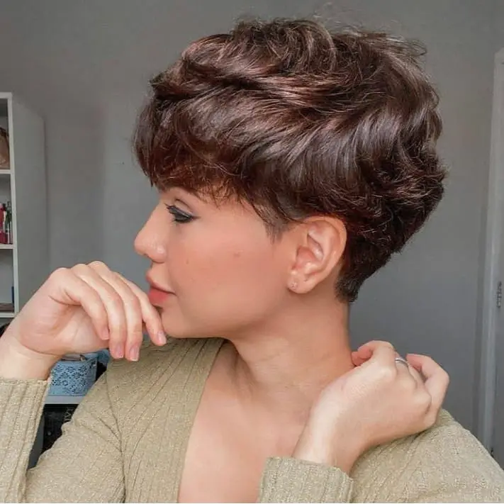 50-best-hairstyles-for-women-with-thick-coarse-hair Modern Mushroom Cut