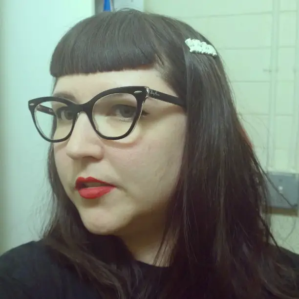 28-bangs-with-glasses-hairstyle-ideas Blunt Baby Bangs