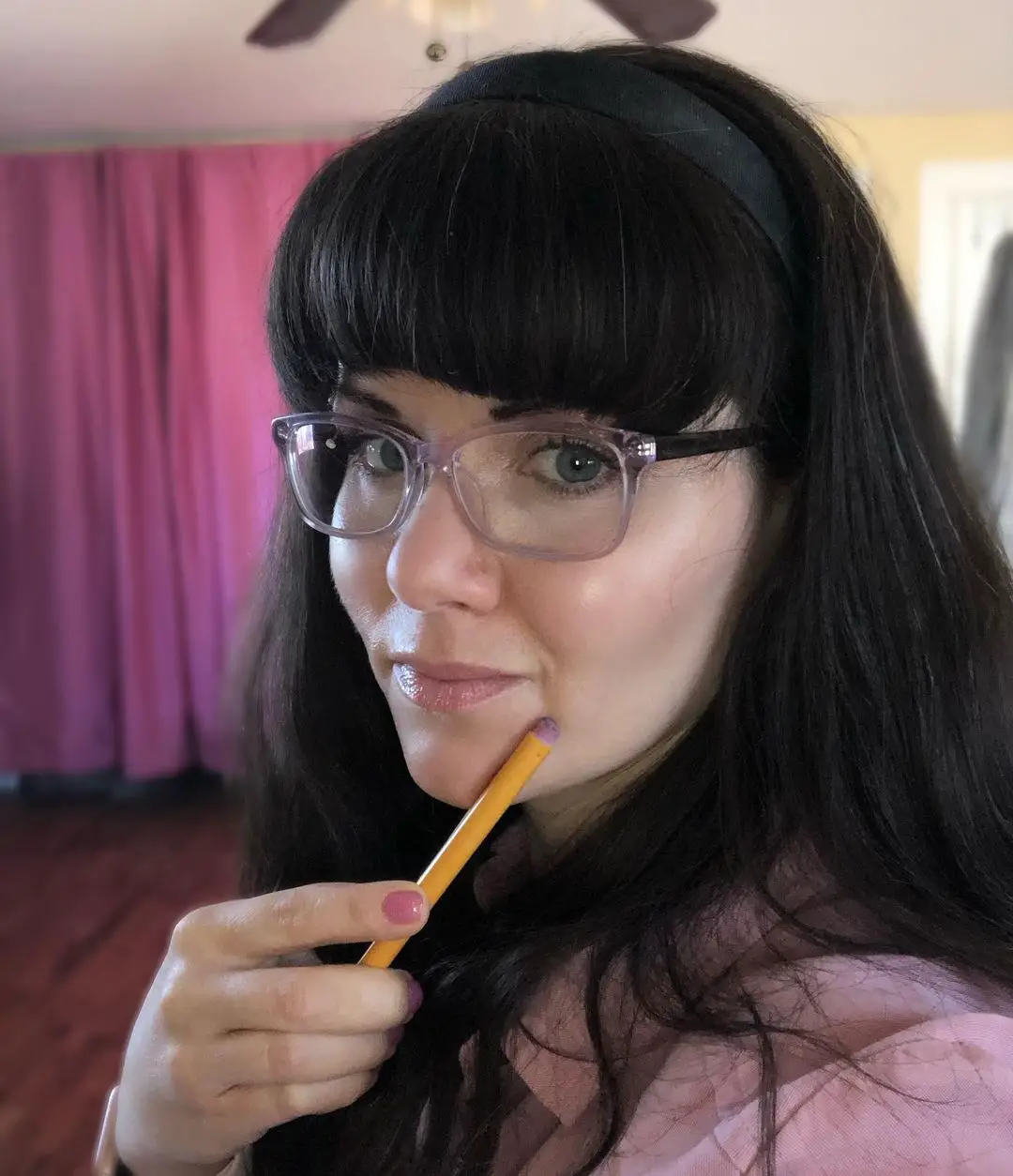 28-bangs-with-glasses-hairstyle-ideas Bubble Bangs