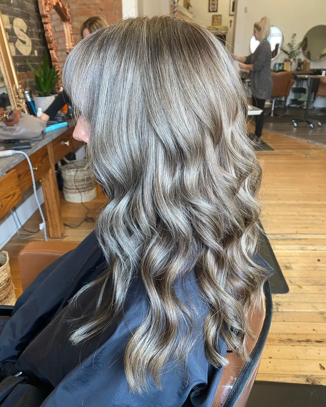 30-gray-and-038-silver-highlights-on-brown-hair-trending-light-and-038-dark-ideas Highlights and Lowlights