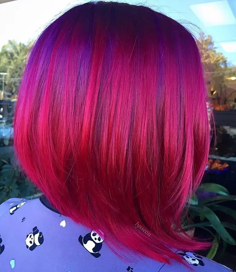 31-best-multicolored-hair-ideas-trending-styles-to-try Two-Toned Red And Purple Jaw-Length Blunt Bob