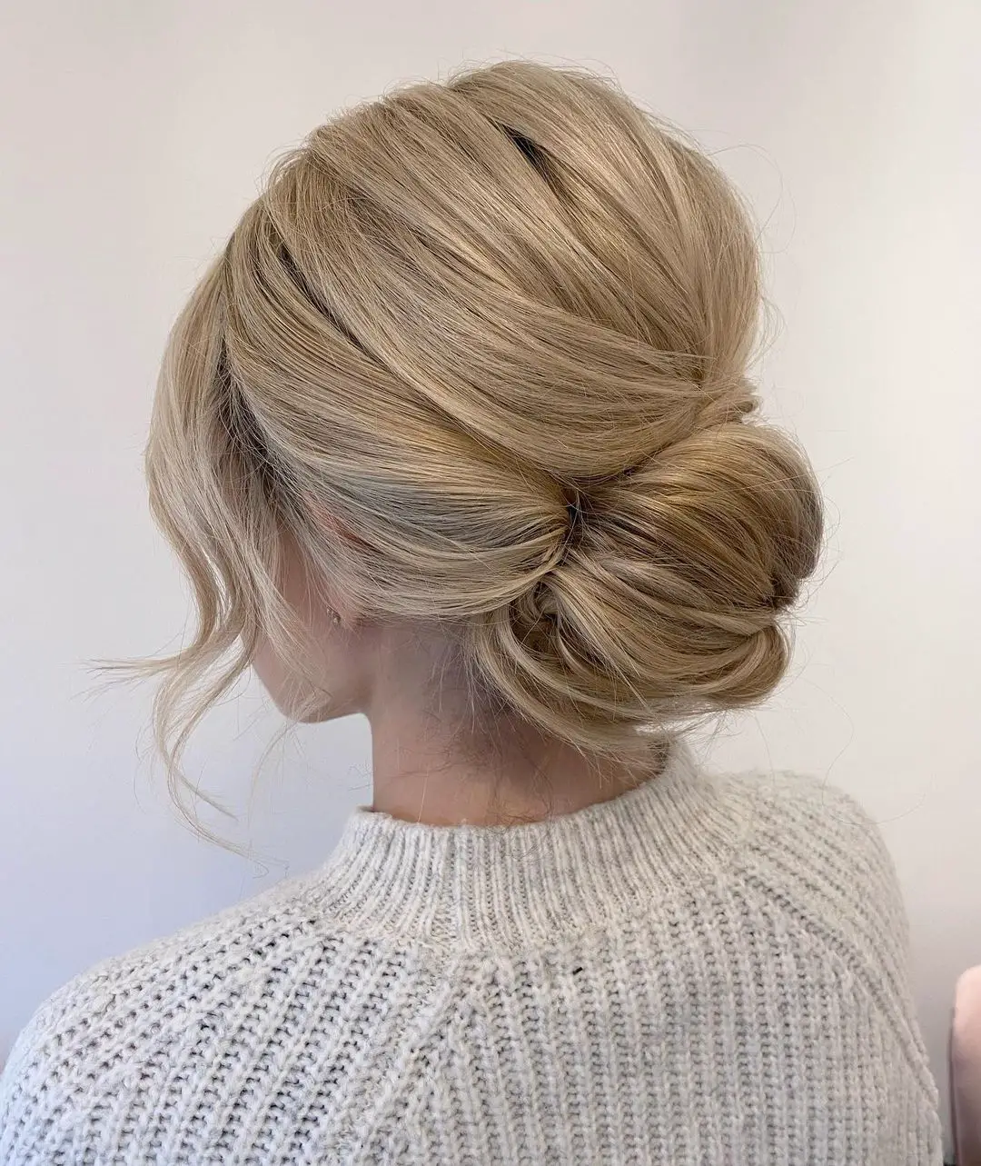 31-professional-job-interview-hairstyles-for-women Simple Low Bun