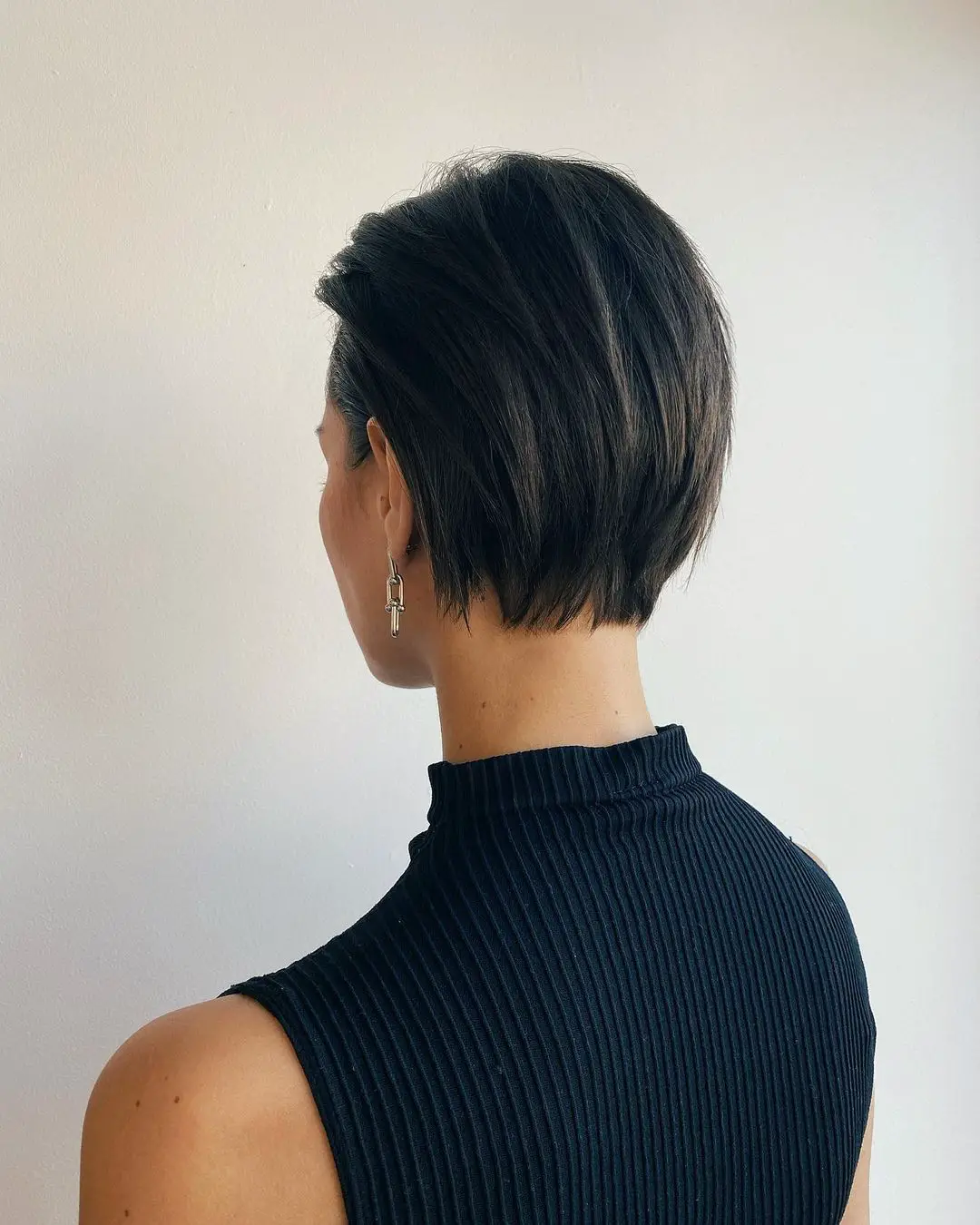 31-professional-job-interview-hairstyles-for-women Slicked Back Pixie