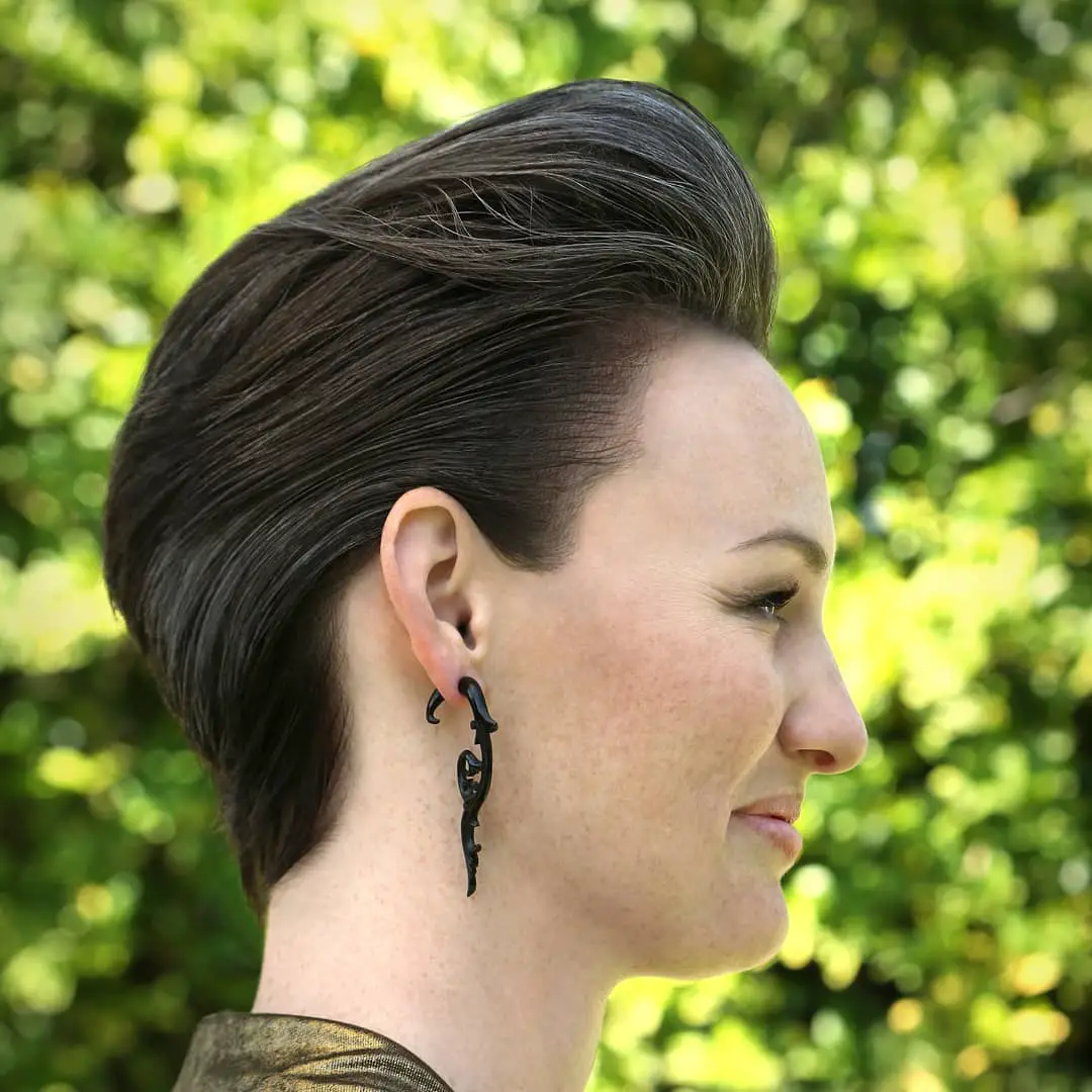 31-professional-job-interview-hairstyles-for-women Subtle P0mpadour With Slicked Back Sides
