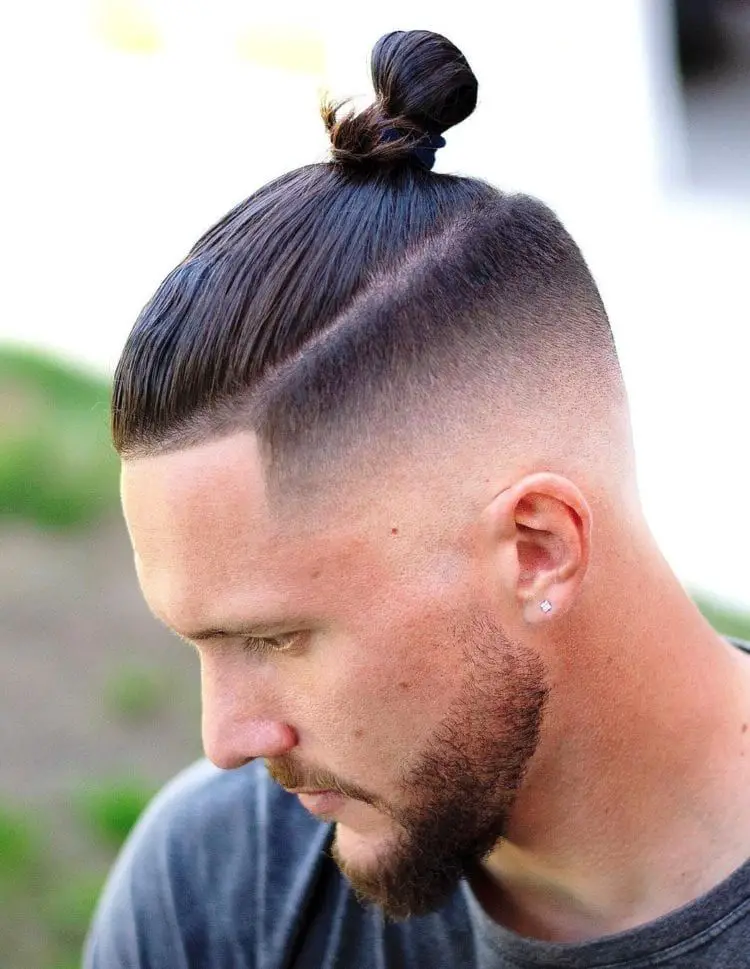 33-best-haircuts-for-men-with-square-faces-trending-this-year Top Knot