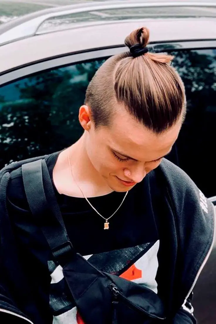 33-medium-length-hairstyles-for-men-that-are-low-maintenance Top Knot With Shaved Sides