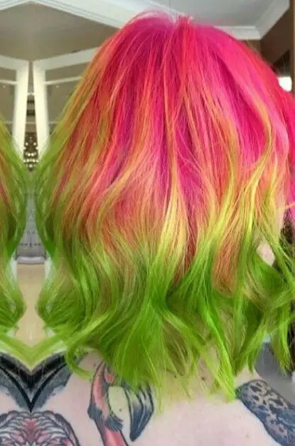 35-best-green-hair-ideas-trending-colors-to-try-in-2023 Green And Pink Hair