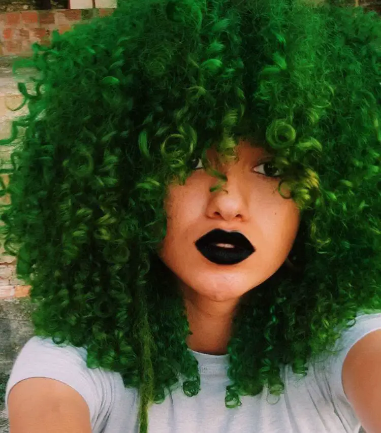 35-best-green-hair-ideas-trending-colors-to-try-in-2023 Green Curls