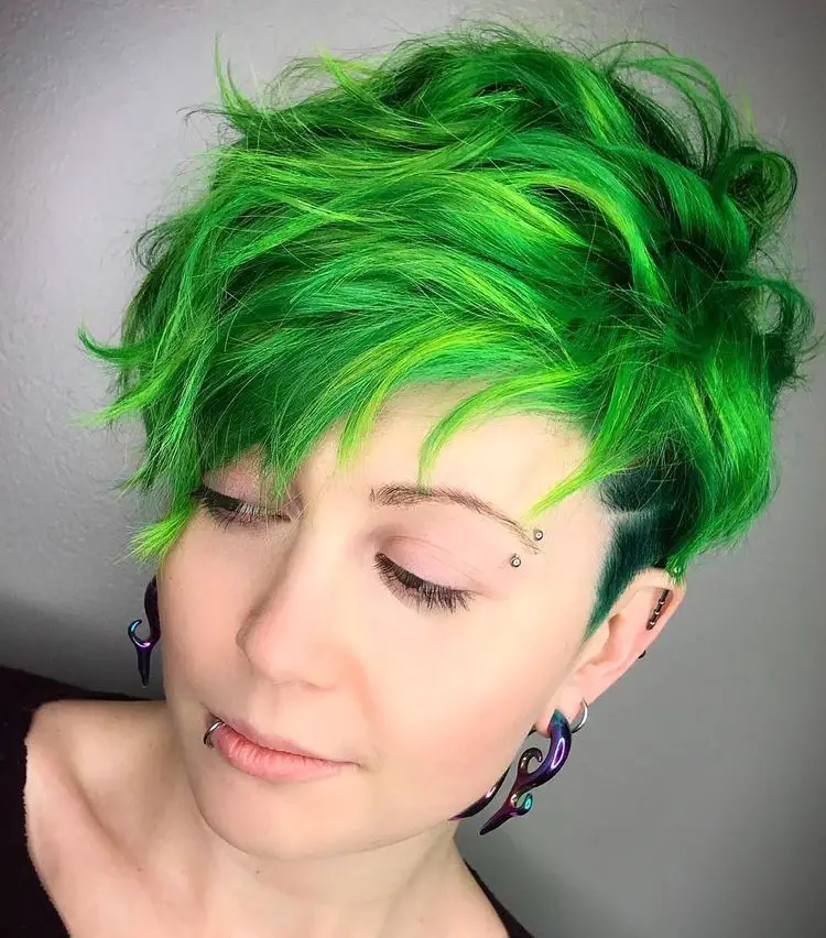 35-best-green-hair-ideas-trending-colors-to-try-in-2023 Green Pixie Cut