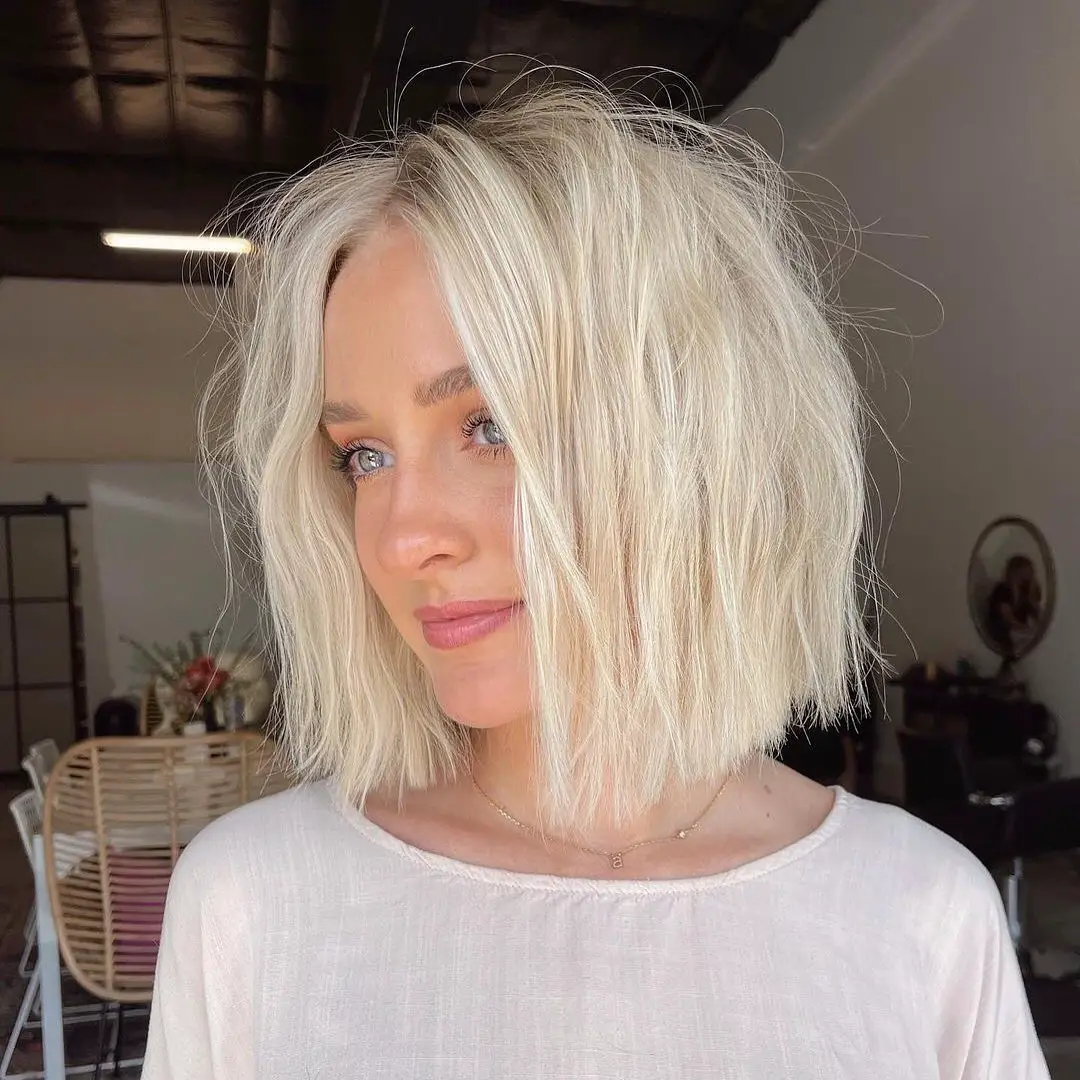 35-best-hairstyles-for-a-messy-bob-look Platinum Blunt Bob