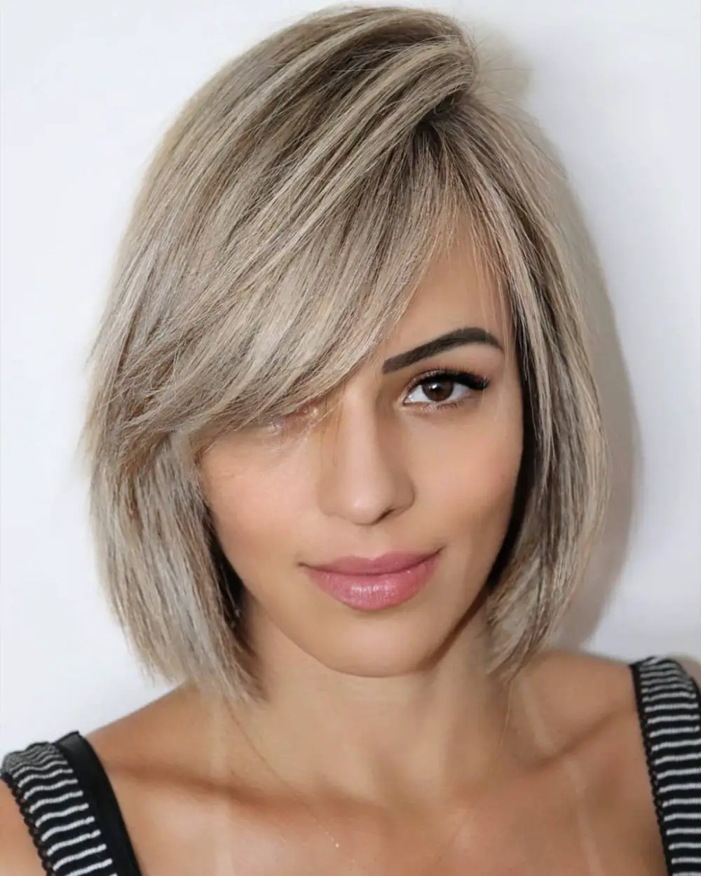 35-best-straight-hair-ideas-trending-hairstyles-to-try Side Swept Bangs