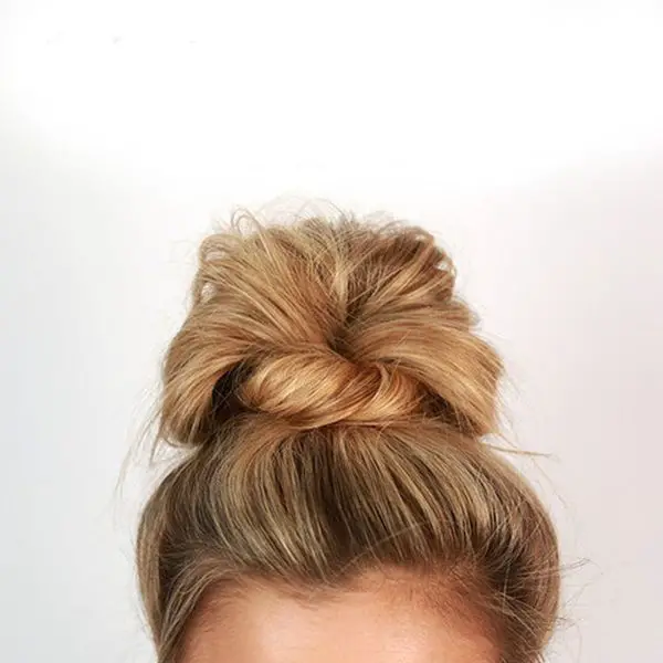 35-best-straight-hair-ideas-trending-hairstyles-to-try The Messy Bun
