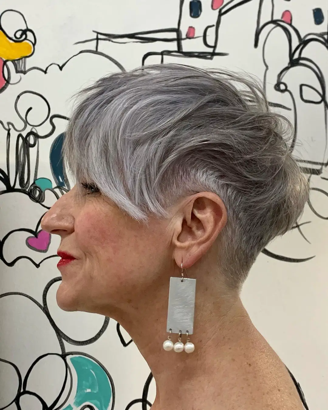 36-hairstyles-for-gorgeous-gray-hair Chic Undercut