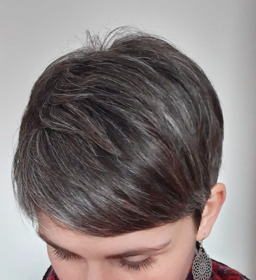 36-hairstyles-for-gorgeous-gray-hair Dark Gray on Short Hair
