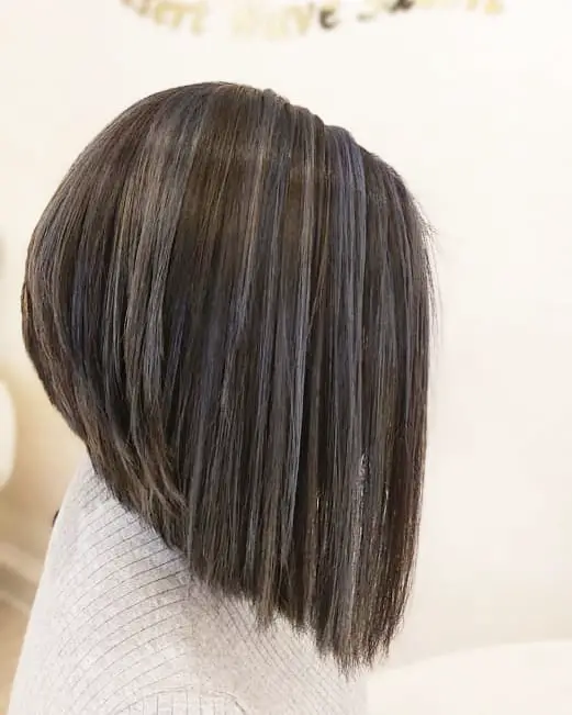 40-best-short-hairstyles-for-women-with-highlights Ash Bob with Gray Highlights