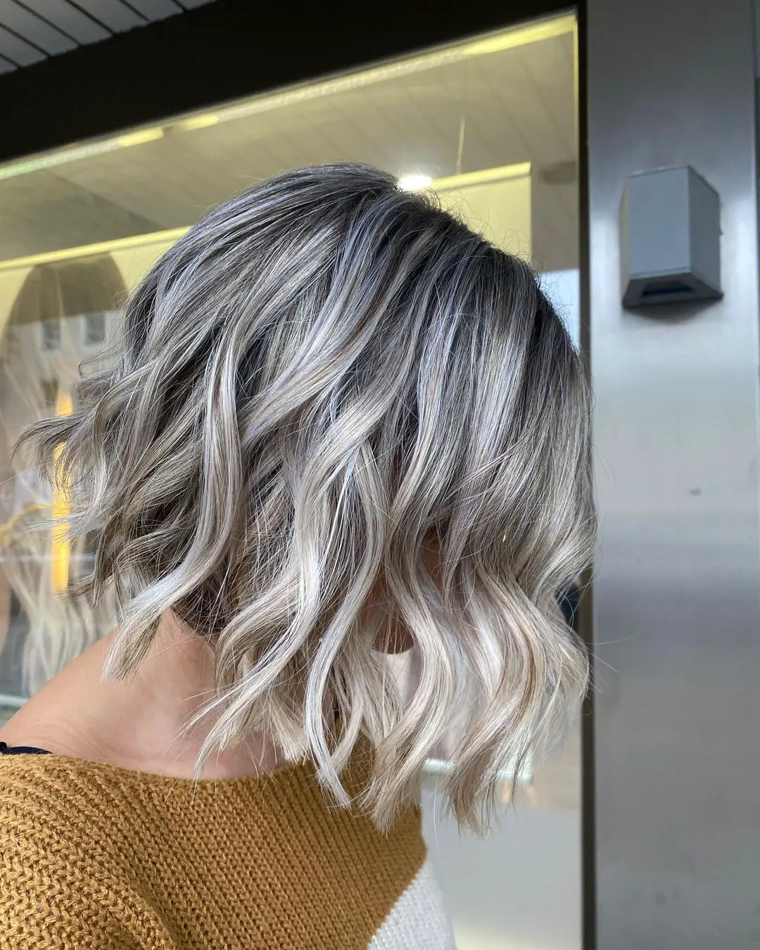 40-best-short-hairstyles-for-women-with-highlights Icy Blonde Bob