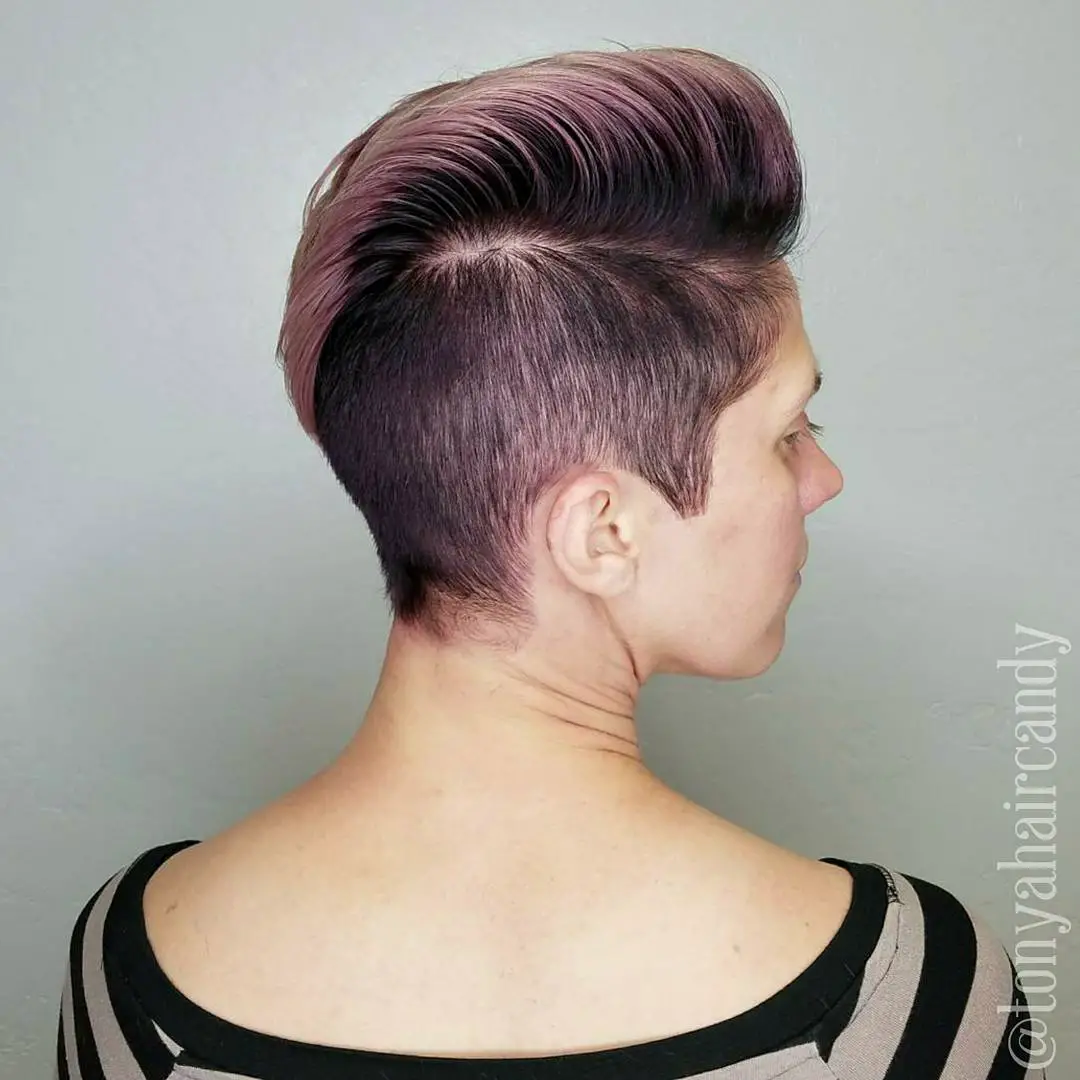 40-best-short-hairstyles-for-women-with-highlights Pretty Pink Pompadour