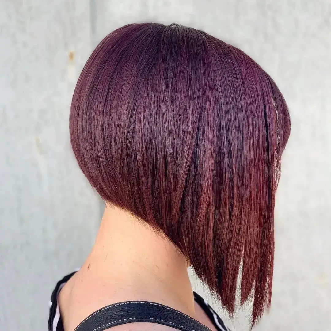 40-best-stacked-bob-haircut-ideas Stacked Bob with Sharp Angle