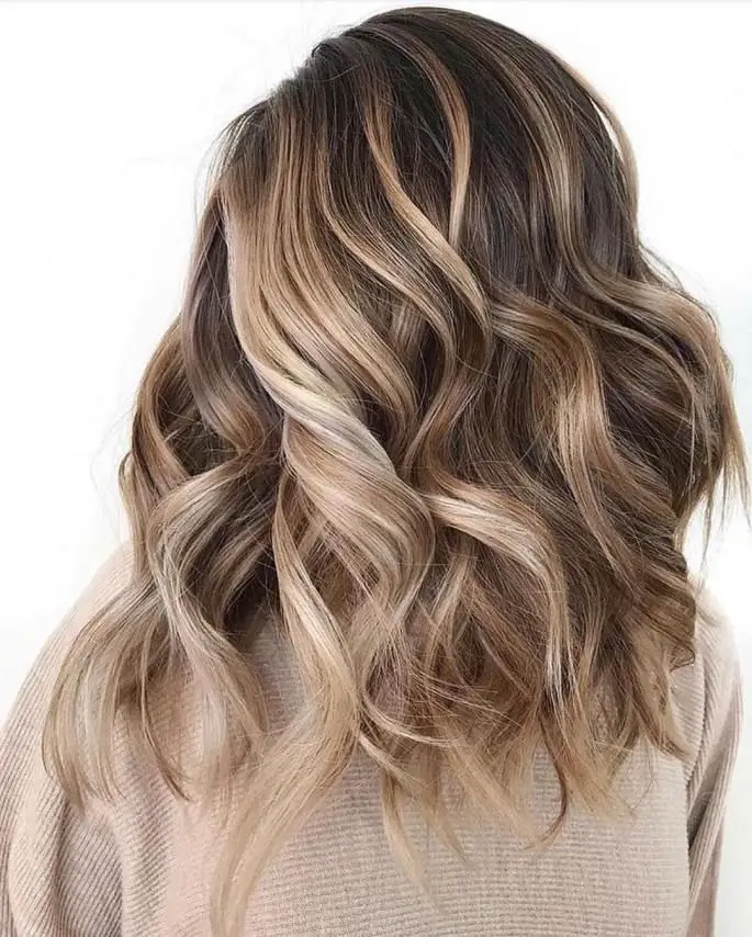 41-black-and-blonde-hair-ideas-highlights-to-rock-in-2023 Sandy Brown Highlights