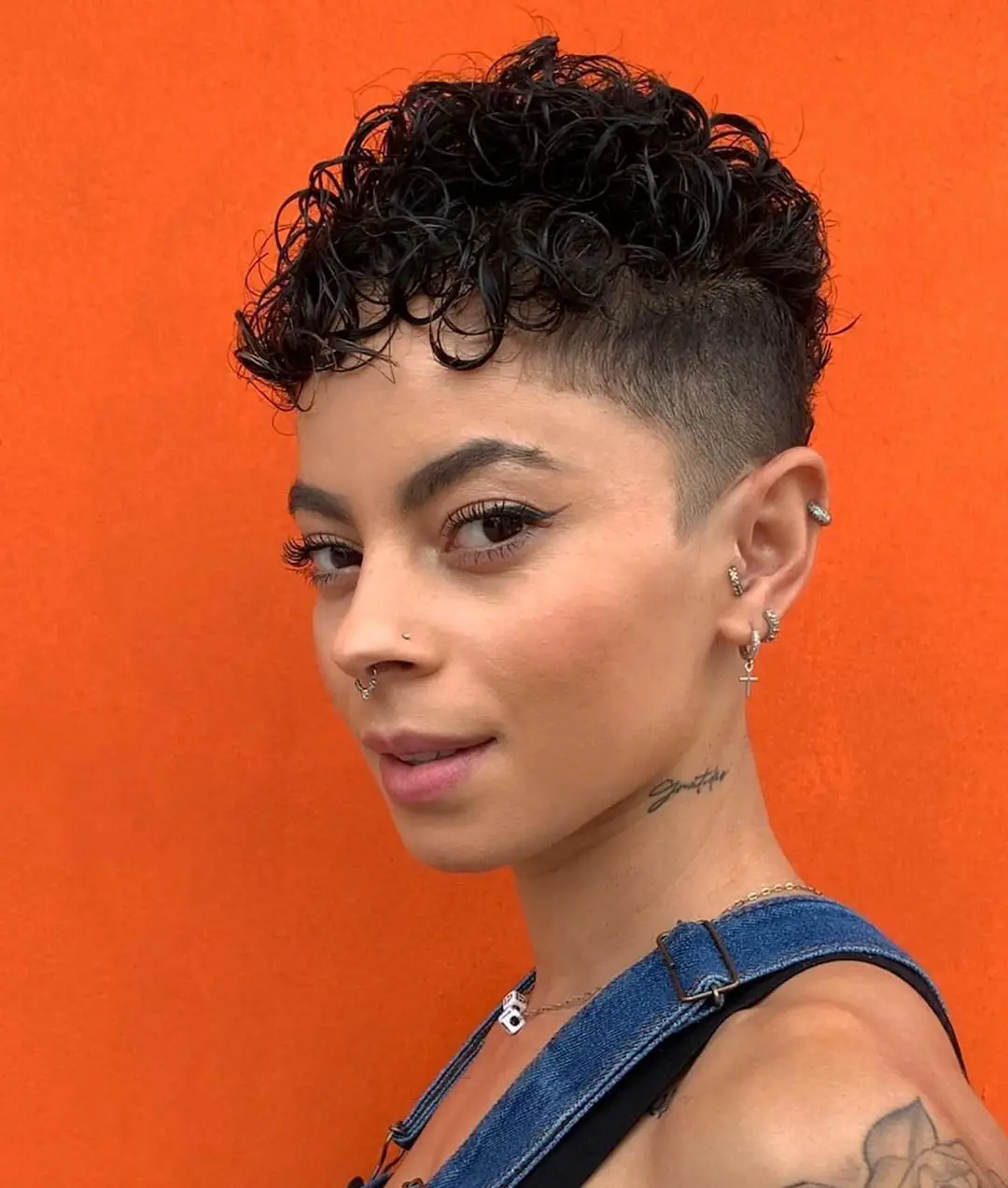 50-coolest-shaved-haircuts-for-women-short-back-and-038-sides Buzz Cut with Curls