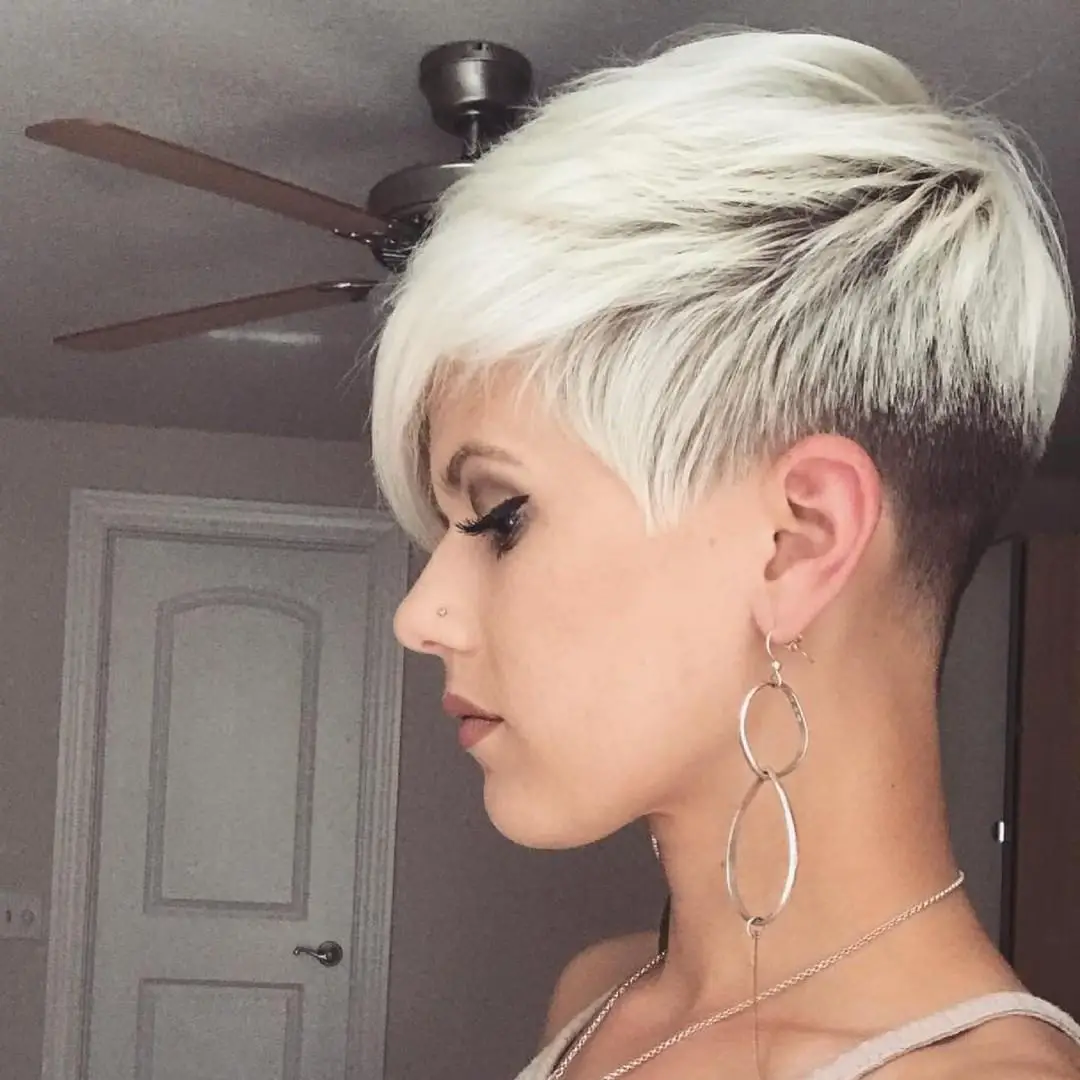 50-coolest-shaved-haircuts-for-women-short-back-and-038-sides Heavy Pixie Cut with Nape Fade