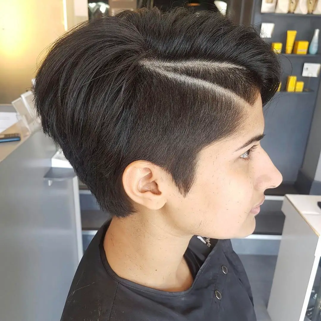 50-coolest-shaved-haircuts-for-women-short-back-and-038-sides Long Pixie with Shaved Side and Triangle