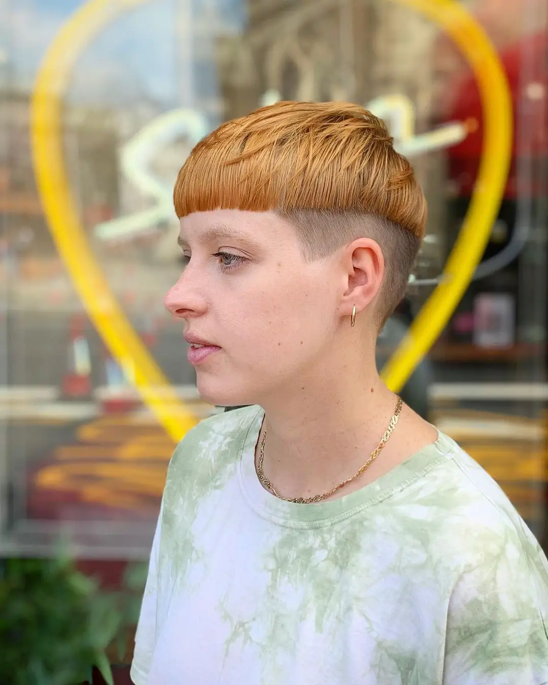 50-coolest-shaved-haircuts-for-women-short-back-and-038-sides Modern Mushroom Cut