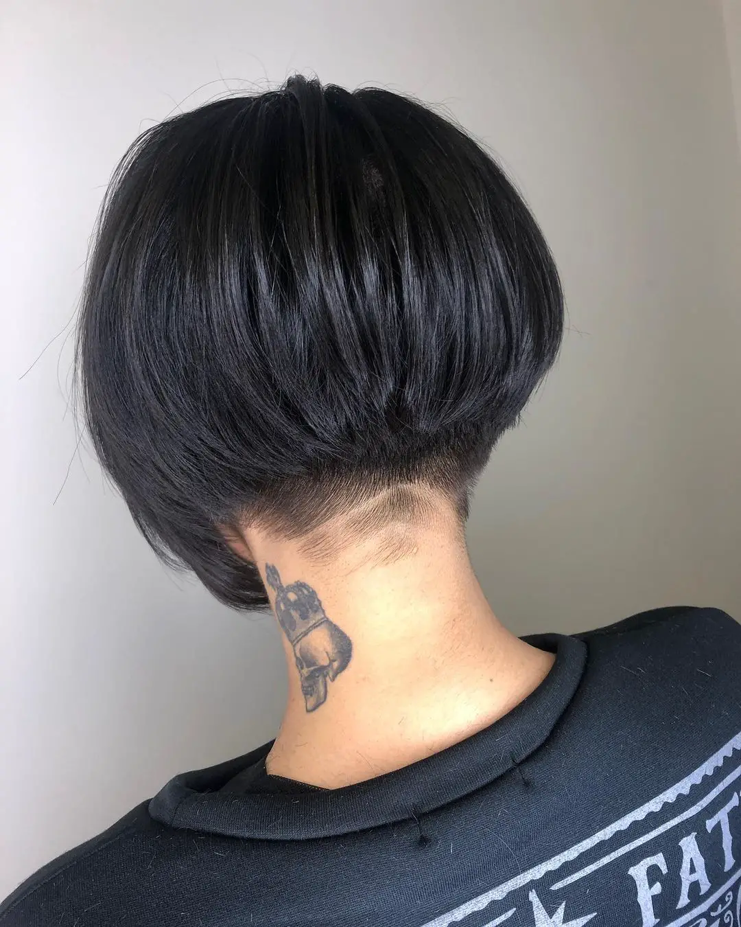 50-coolest-shaved-haircuts-for-women-short-back-and-038-sides Short Graduated Bod with Detailed Undercut in the Nape