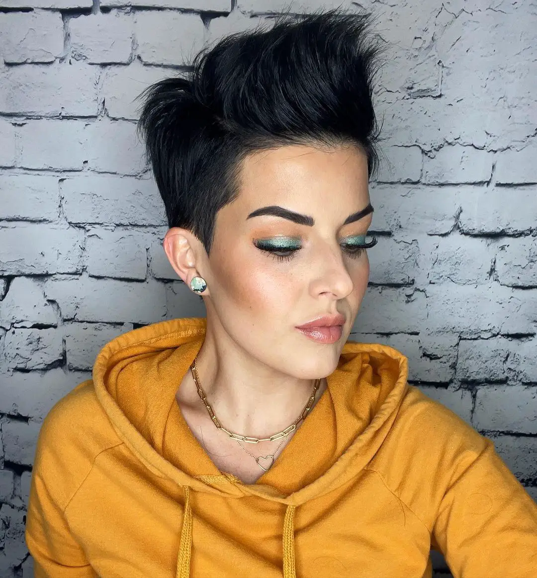 50-coolest-shaved-haircuts-for-women-short-back-and-038-sides Short Spiky Pixie Cut