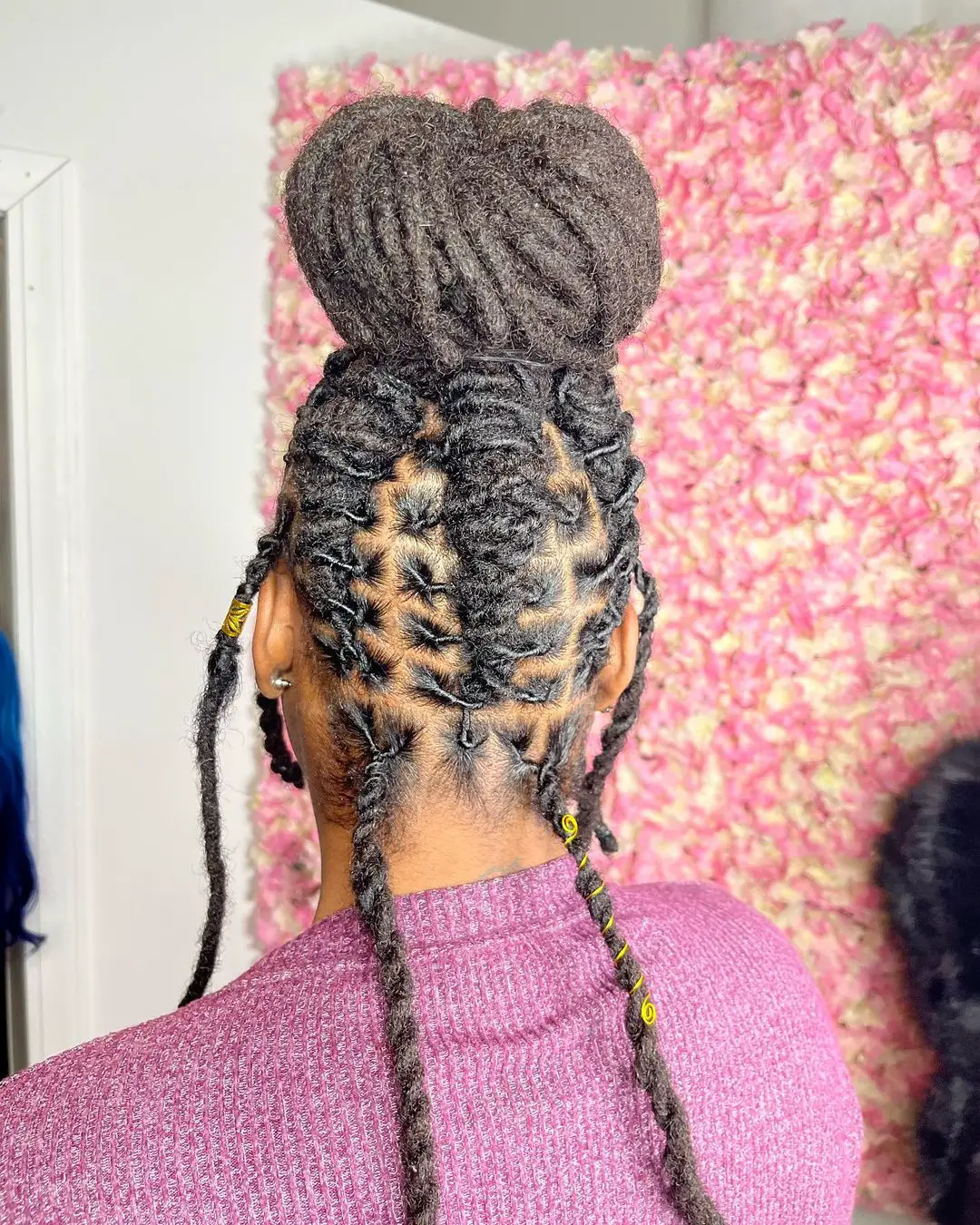 50-loc-styles-for-women-easy-starter-dreads-youand-8217-ll-love Barrel Locs and Bun with Loose Dreads