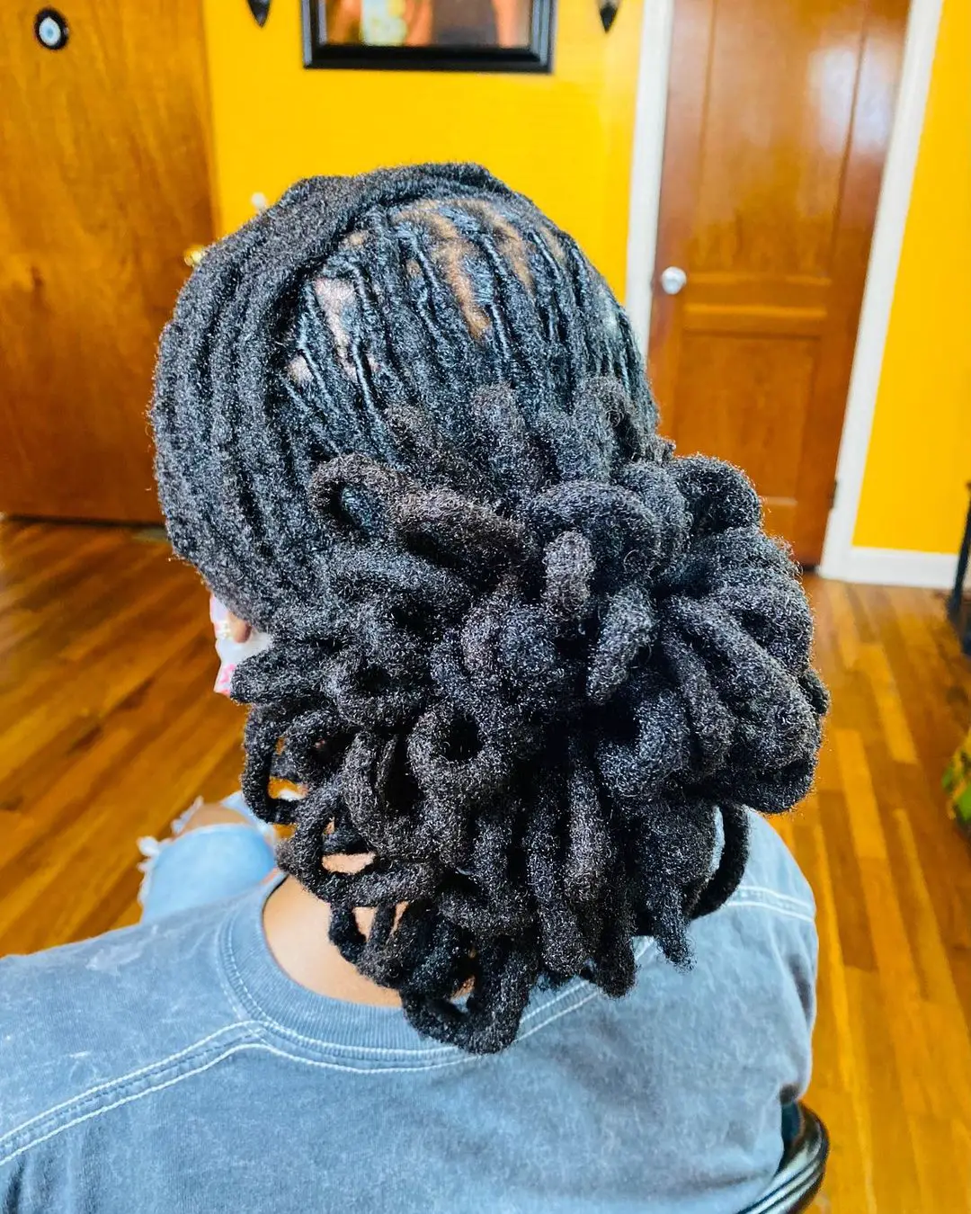 50-loc-styles-for-women-easy-starter-dreads-youand-8217-ll-love Low Loc Petals