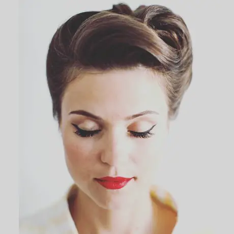 51-homecoming-prom-hairstyles-for-girls-with-short-hair Retro Updo