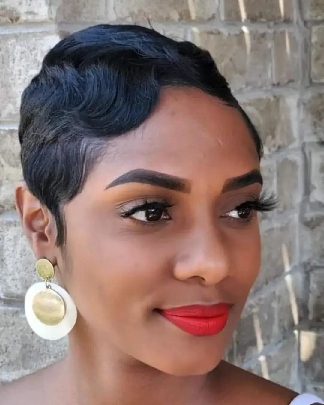 71-best-short-relaxed-hairstyles-for-black-women Film Style Waves