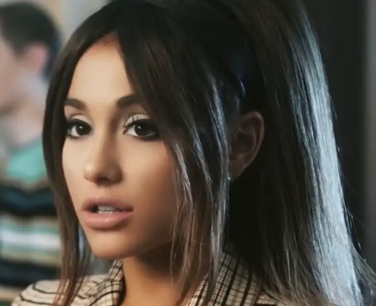 100-trendy-curtain-bangs-for-all-hair-types Ariana Grande Curtain Bangs