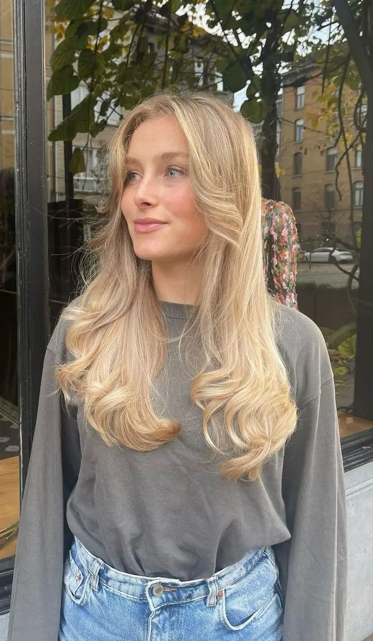 100-trendy-curtain-bangs-for-all-hair-types Curled Ends