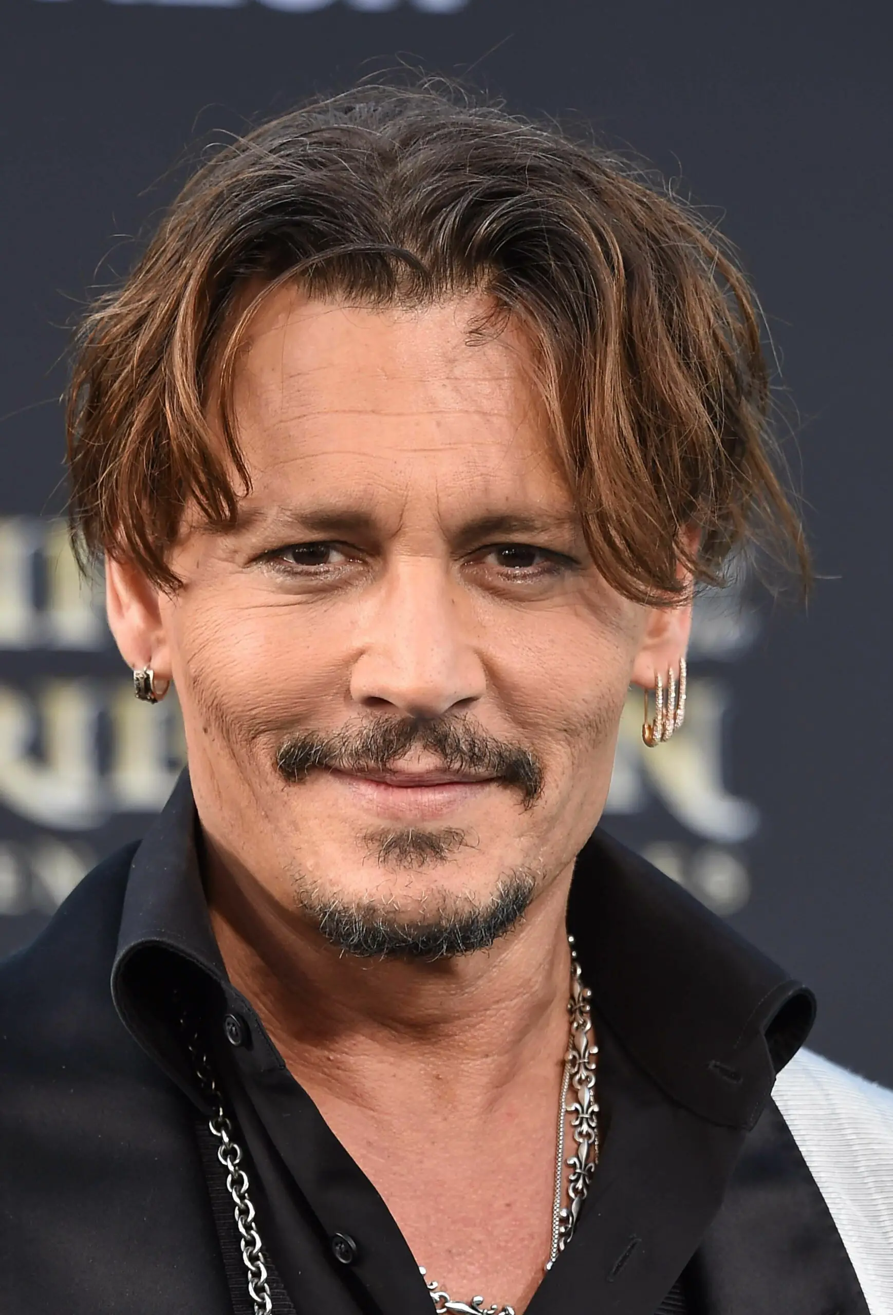 50-best-widows-peak-hairstyles-for-men-trending-this-year Johnny Depp’s Curtains