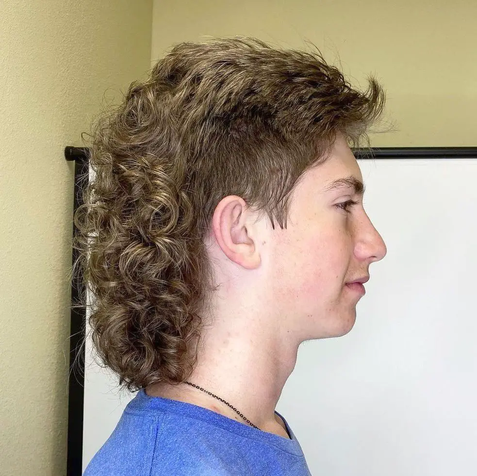 75-modern-mullet-haircut-ideas-for-men-trending-this-year Curled Ends