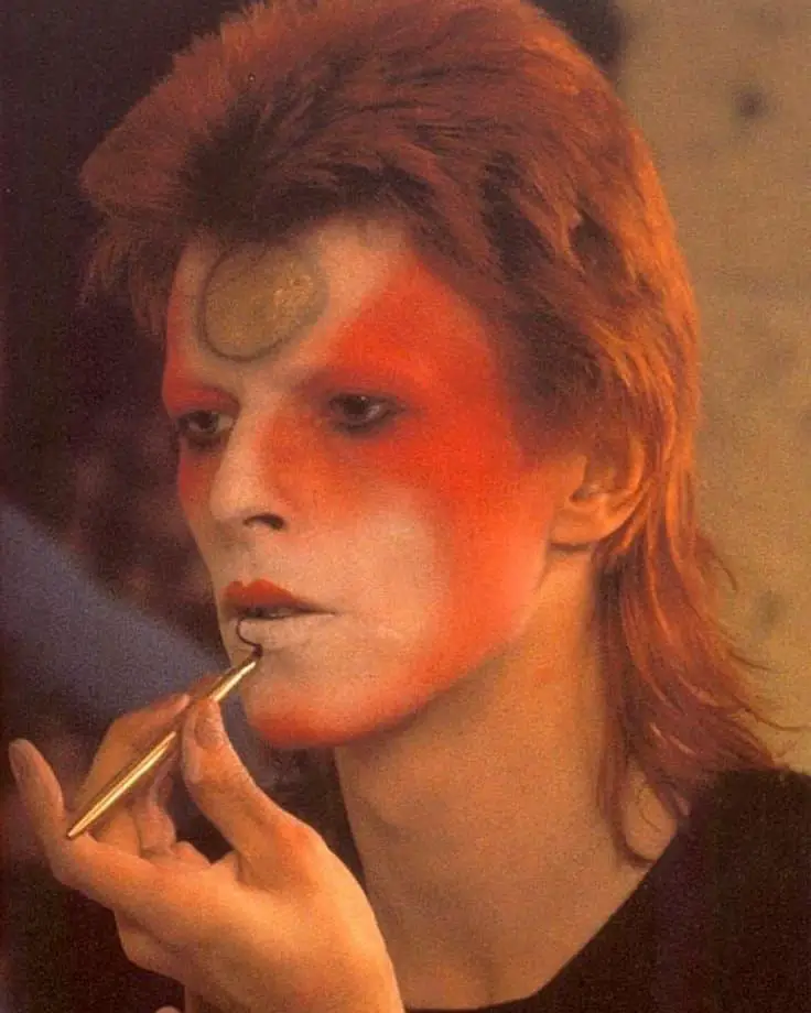75-modern-mullet-haircut-ideas-for-men-trending-this-year The Ziggy Stardust Mullet